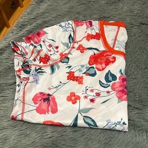 Ladies NWOT tee shirt